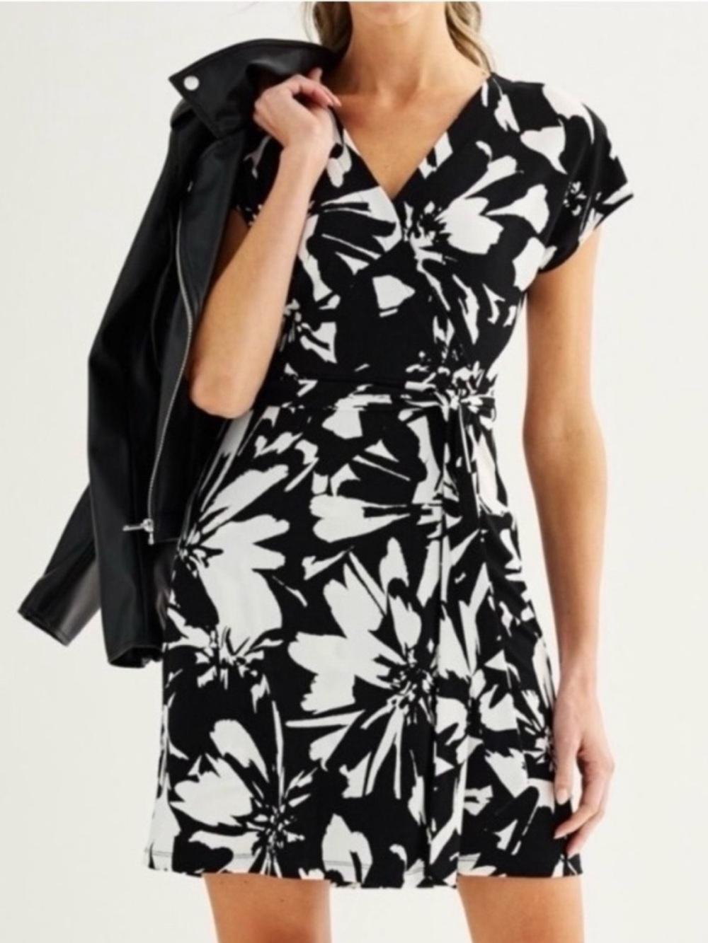 Nine West Black & White Floral Tie-Waist Dress